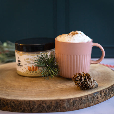 Bevanda proteica calda alla mandorla